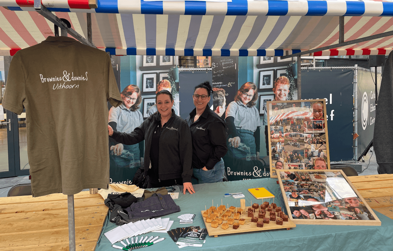 Patricia en Jennifer van het cateringteam van Brownies & Downies Uithoorn